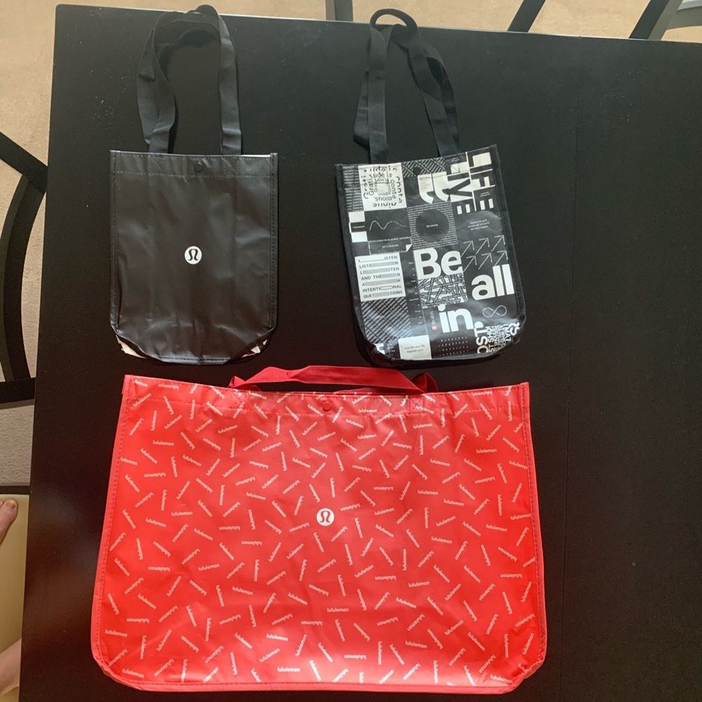 Extra large & regular lululemon reusable tote bags
